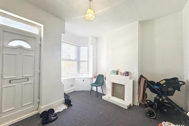 8, Napier Road, Luton photo 2