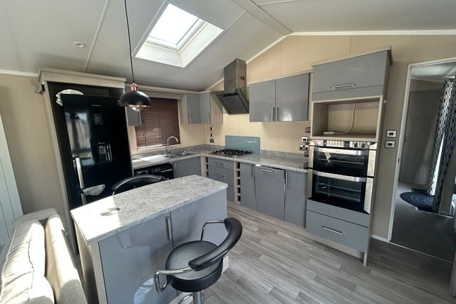 114, Essex Road, Hoddesdon photo 4