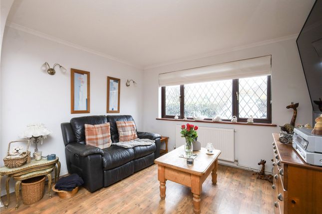 11, Bartholomew Close, Surrey photo 4