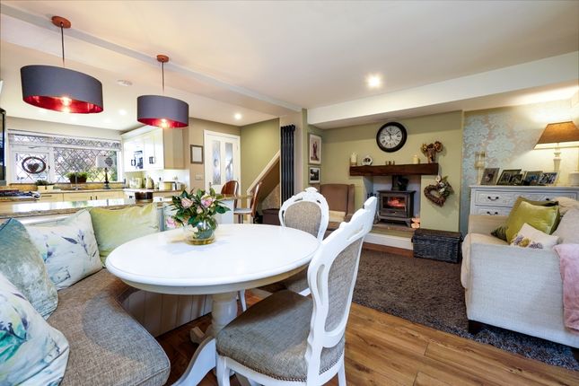 18, Rowan Garth, Sutton-in-Craven photo 4