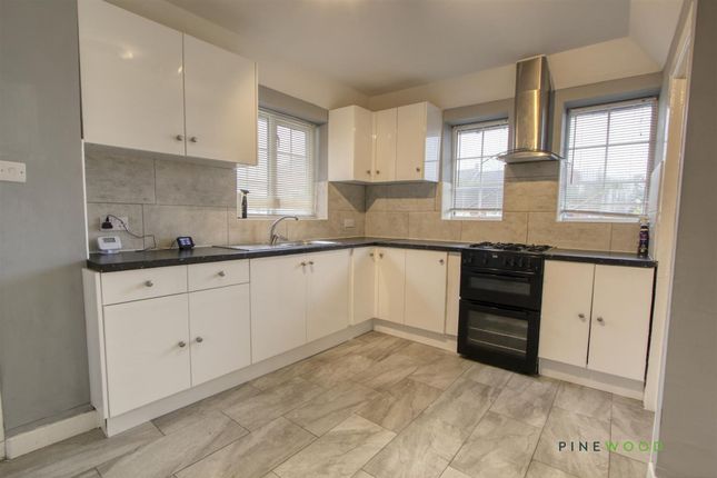 10 Cedar Street, Chesterfield photo 2