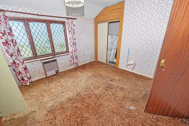 14, North Avenue, BEDWORTH photo 3