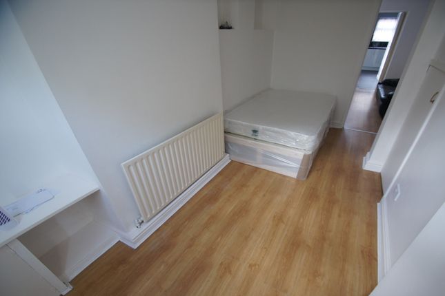 Thumbnail Flat to rent in Colchester Street, Coventry
