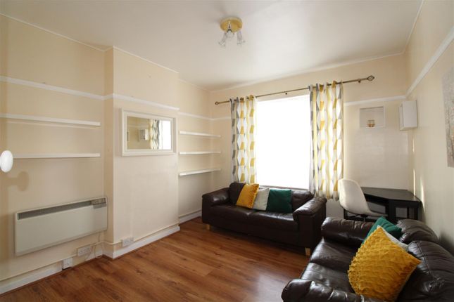 Thumbnail Flat to rent in Well Hall Road, London