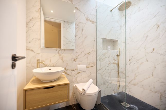 3, Crowntree Mews, London photo 4