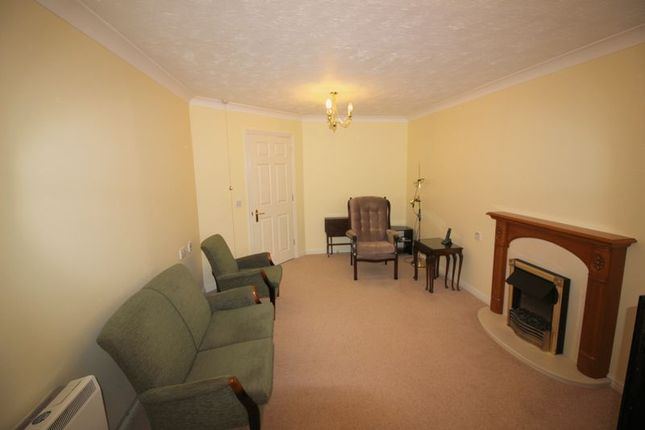 1 Bed Flat For Sale In Fairview Court East Grinstead Rh19