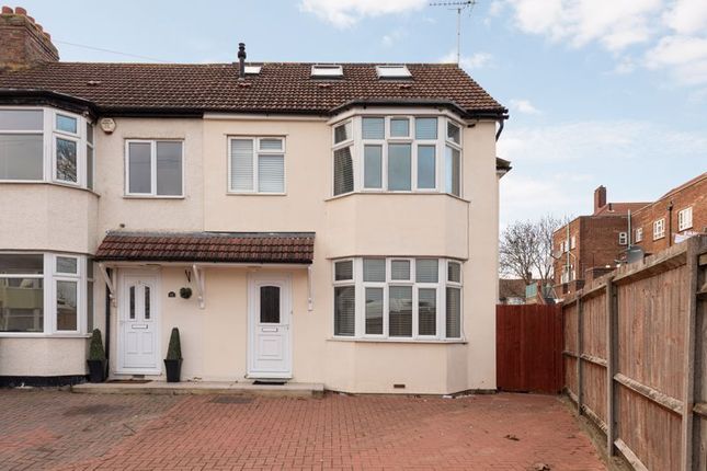 Terraced house to rent in Coniscliffe Road, London