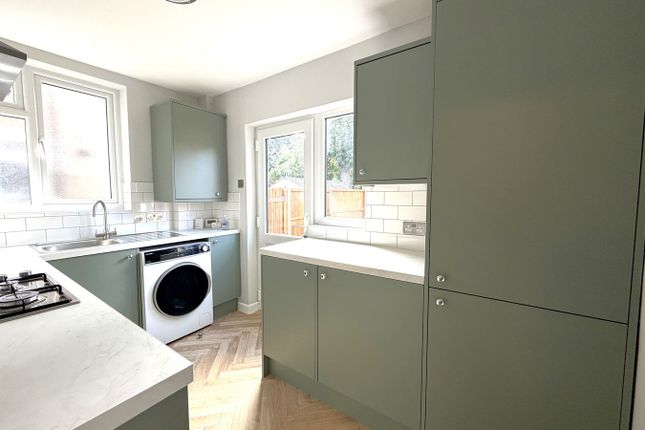 31, St Hildas Avenue, Ashford photo 3