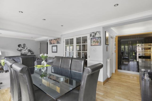 89, Westbury Lane, Buckhurst Hill photo 3