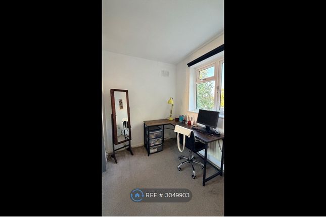 B Brandram Road, London photo 5