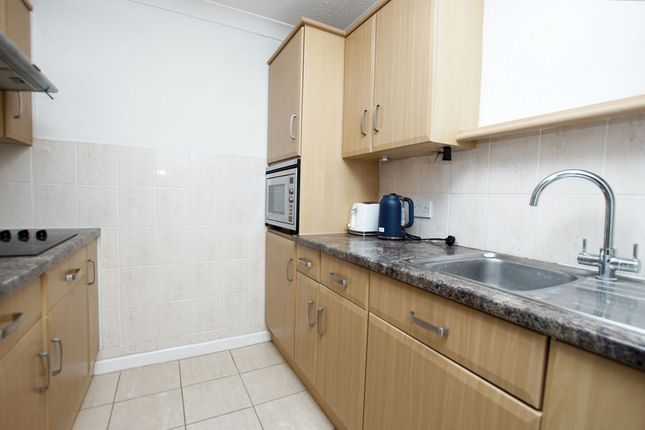 9, Berkeley Court, Lee-On-The-Solent photo 4