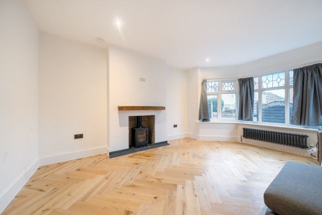 2, Harland Crescent, Southampton photo 3