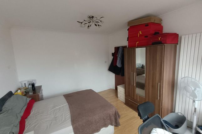 Thumbnail Room to rent in Springfield Mount, London