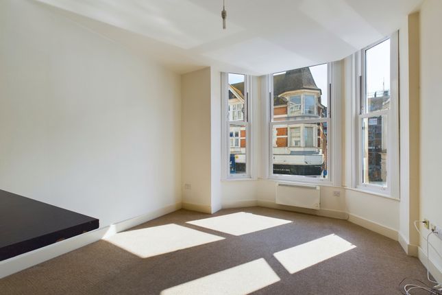 Thumbnail Flat to rent in Chapel Road, Worthing