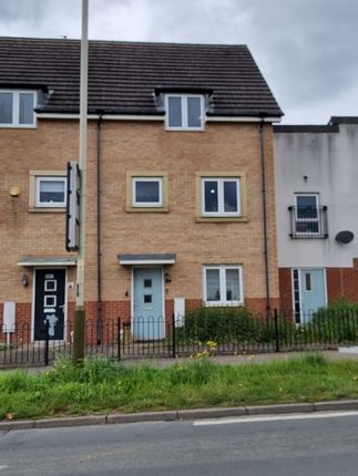 Thumbnail Town house for sale in Humberstone Lane, Leicester