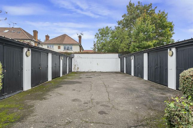 35 Woodmere Court, 7, Avenue Road, London photo 2