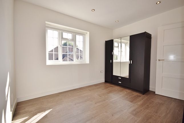Flat for sale in St. Michael's Close, London