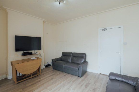 40, Carholme Road, Lincoln photo 4