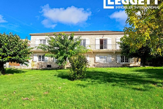 Thumbnail Villa for sale in Monflanquin, Lot-Et-Garonne, Nouvelle-Aquitaine