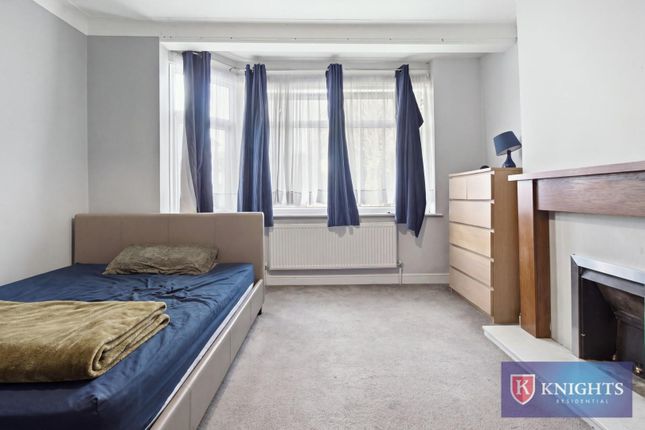 10, Clarendon Road, London photo 2