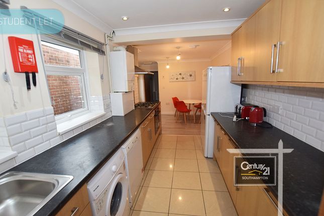 Thumbnail Terraced house to rent in |Ref: R152402|, Lodge Road, Southampton