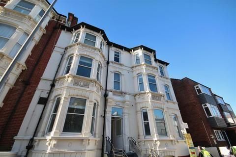 Thumbnail Room to rent in Clarendon Road, Southsea