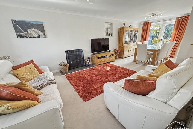 De Courtenai Close, Bournemouth photo 3