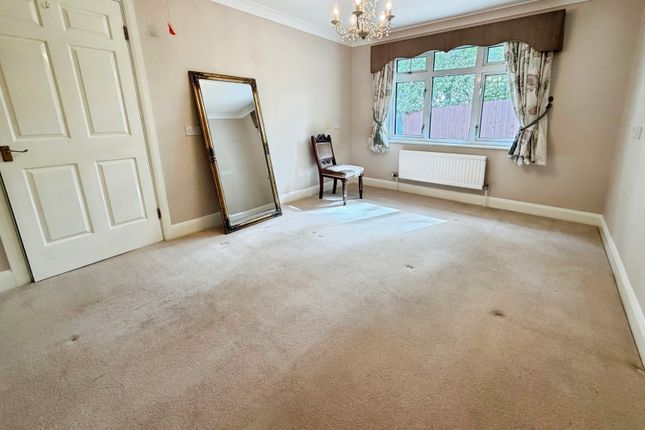 35 Clarendon,, Cyncoed Avenue, Cardiff photo 4