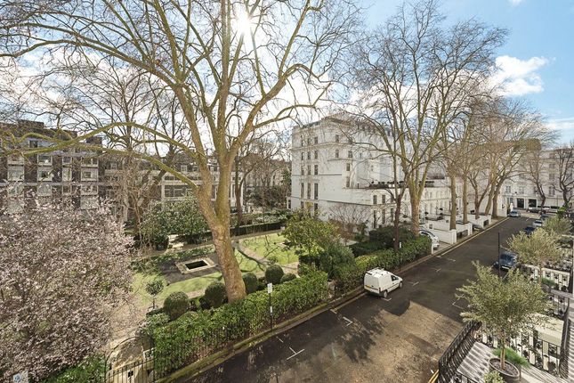 Flat to rent in Hempel Gardens, 34 Craven Hill Gardens, London