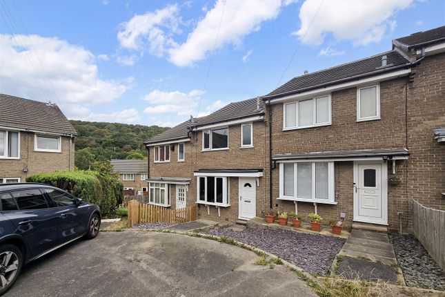 18, Thanes Close, Huddersfield photo 2