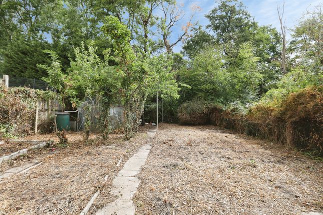 21, Faraday Avenue, East Grinstead photo 2