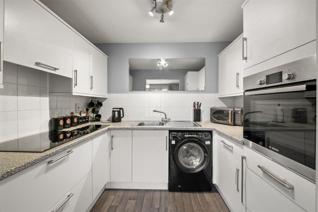13, Westcombe Lodge Drive, Hayes photo 4