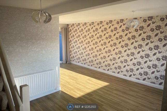 Pickard Court, Whitkirk, Leeds photo 3