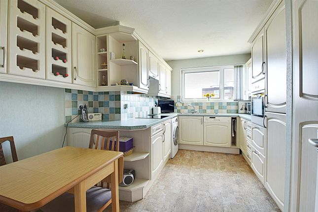 12 The Croft, Sutherland Avenue, Bexhill-On-Sea photo 3