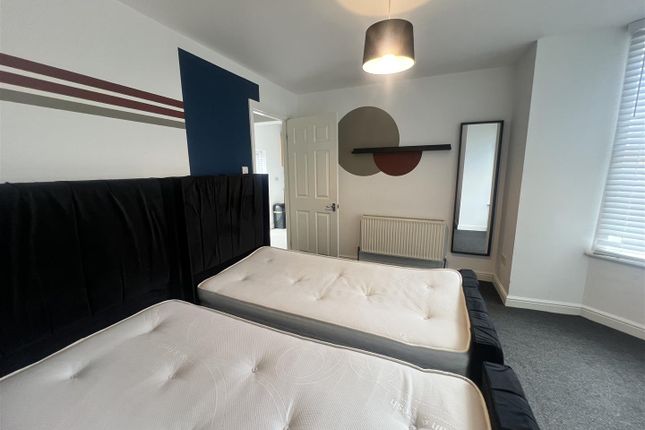 51A, Woodhouse Hill Road, Leeds photo 5