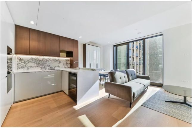 Thumbnail Flat to rent in Southbank Place, Casson Square