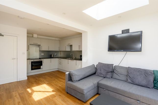 31, Milson Grove, York photo 4