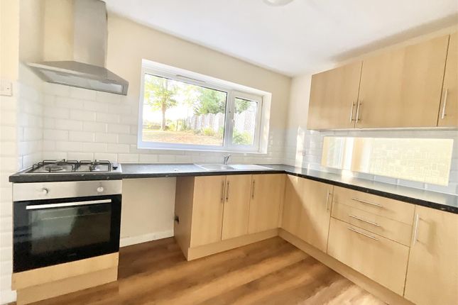 7, Charnhill Ridge, Bristol photo 4