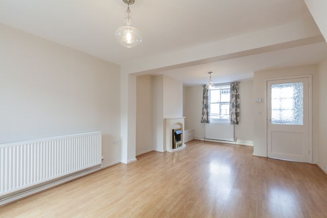 Terraced house to rent in Great Clarendon Street, Oxford