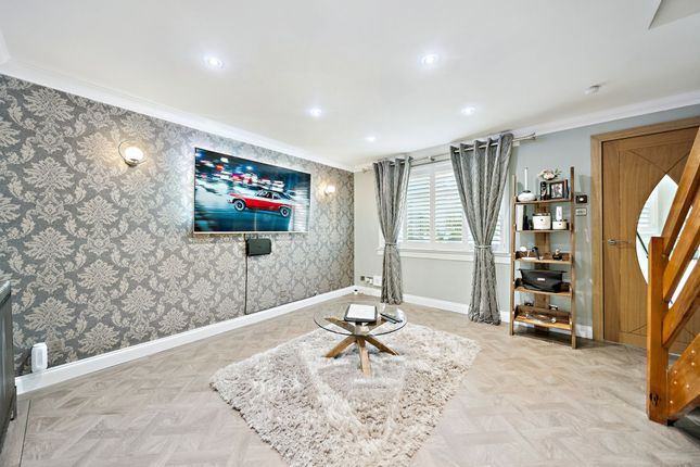 21 Hardgate Drive, Govan, Glasgow photo 2
