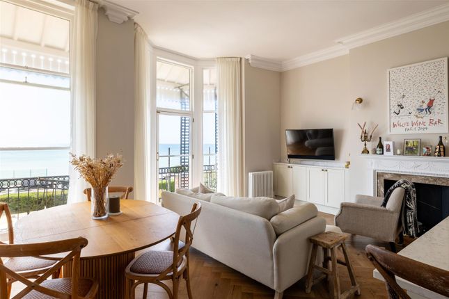Royal Crescent, Brighton photo 3