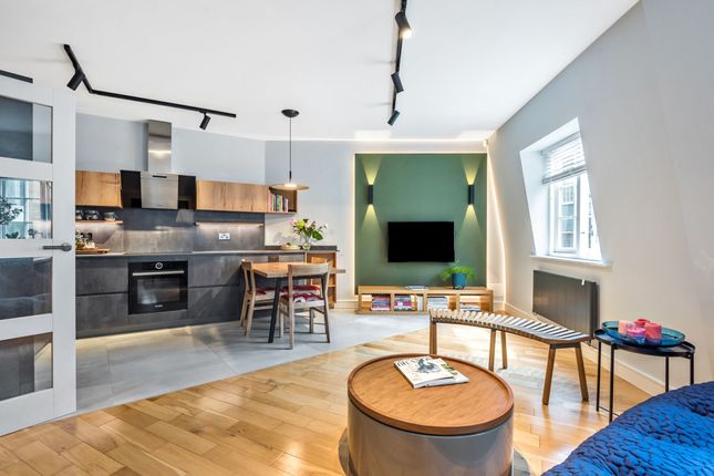 Flat for sale in Oxford Drive, London