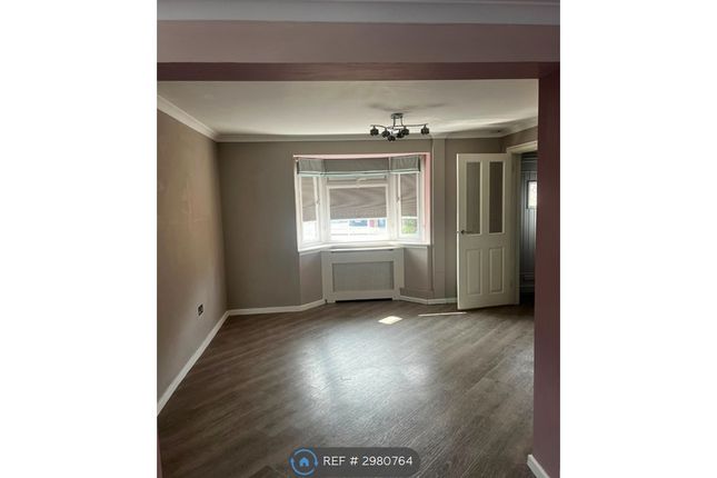 2 bed property for rent in Ashampstead Road, Reading RG30