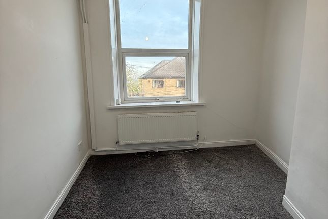 Flat 4, 23, Sherwood Place, Bradford photo 4
