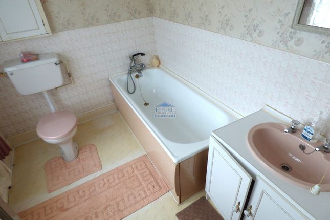 24, Herbert Street, Bridgend photo 3