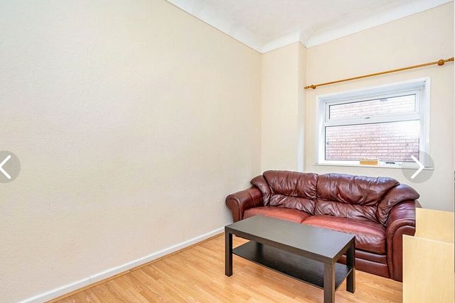 Flat B, 61, Portswood Road, Southampton photo 5