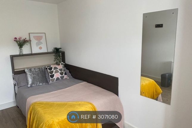 Flat, Neuadd Y Castell High St Kyffin Square, Bangor photo 2