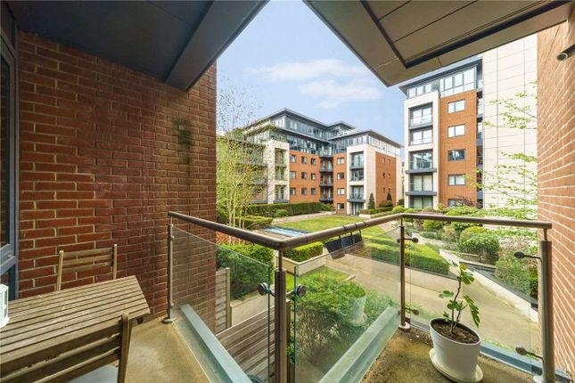 Flat 16, Portland House, 3, Chartfield Avenue, London photo 4