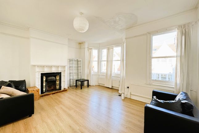 Duplex to rent in Norfolk House Road, London