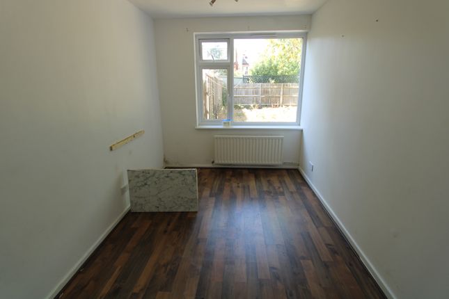 7, Rathmell Drive, London photo 4